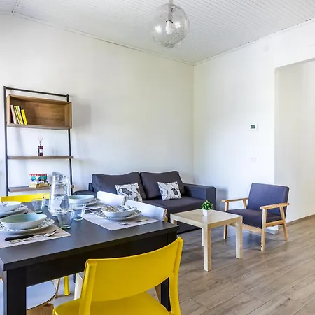 Apartment La Finestra Sul Castello Centro-storico&parcheggio